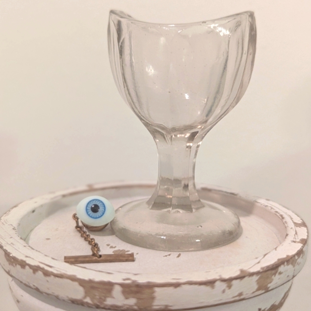 Vintage"EYE SEE YOU",Clear Glass Eye Wash, Wth Blue Lucite Evil Eye Tie Tack - Picture 2 of 6